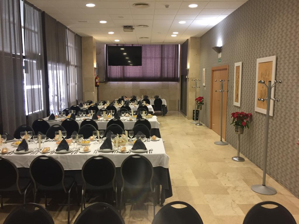 מלון Jaén Hostal Restaurante Estacion מראה חיצוני תמונה